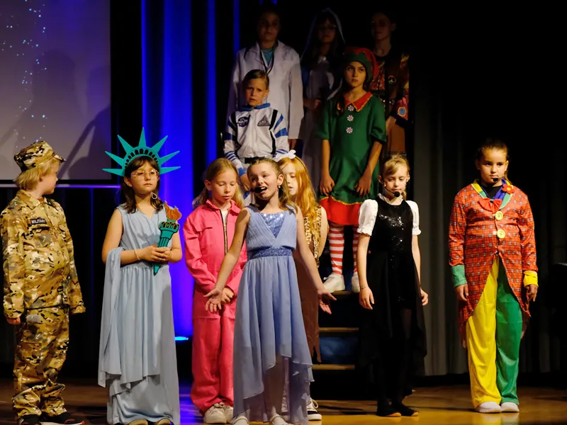 Schule-am-Ipf-Musicalauffuehrung-Der-kleine-Tag